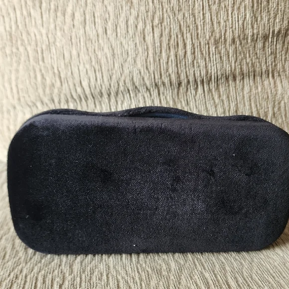 Gucci Black and Grey Eyewear Case Set - Picture 4 of 11
